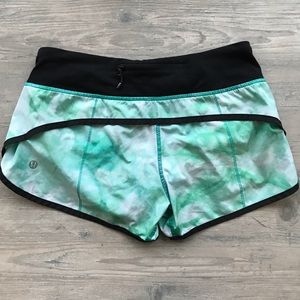 lululemon athletica Green and Black Women Shorts